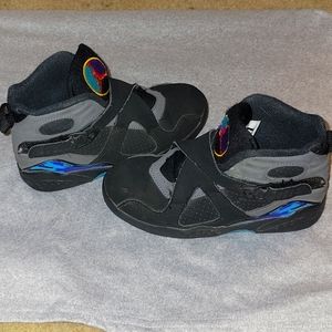 Kids jordan sneakers